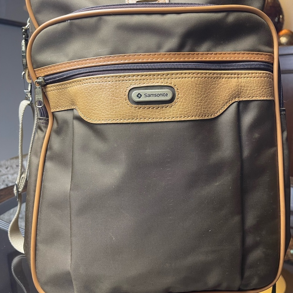 Samsonite Vintage Tan Crossbody Carry On Travel Bag Shoulder Purse​​ - Picture 2 of 9